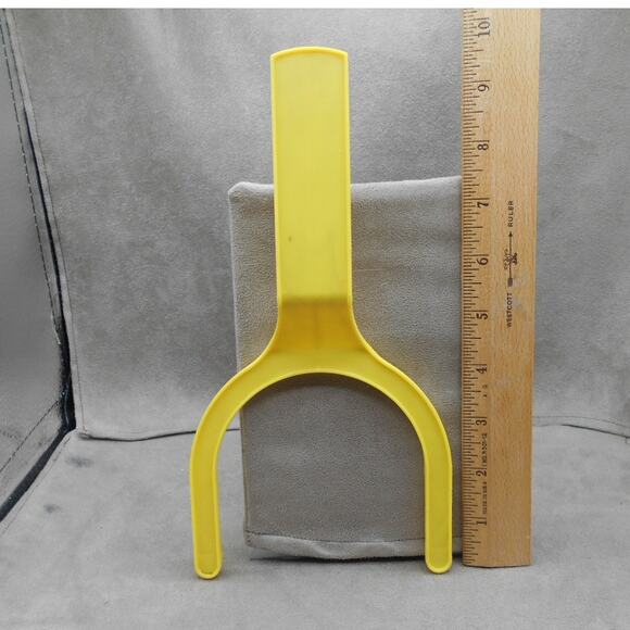 Yellow Pan Pusher Replacement Vintage 1972 Easy Bake Oven General Mills Kenner - Picture 2 of 5